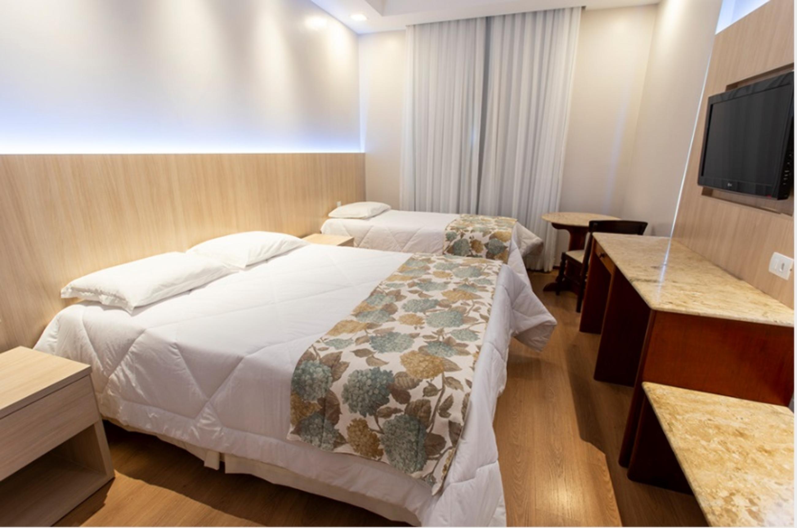 Hotel Carlton Plaza โปโซส เด คาลดัส ภายนอก รูปภาพ