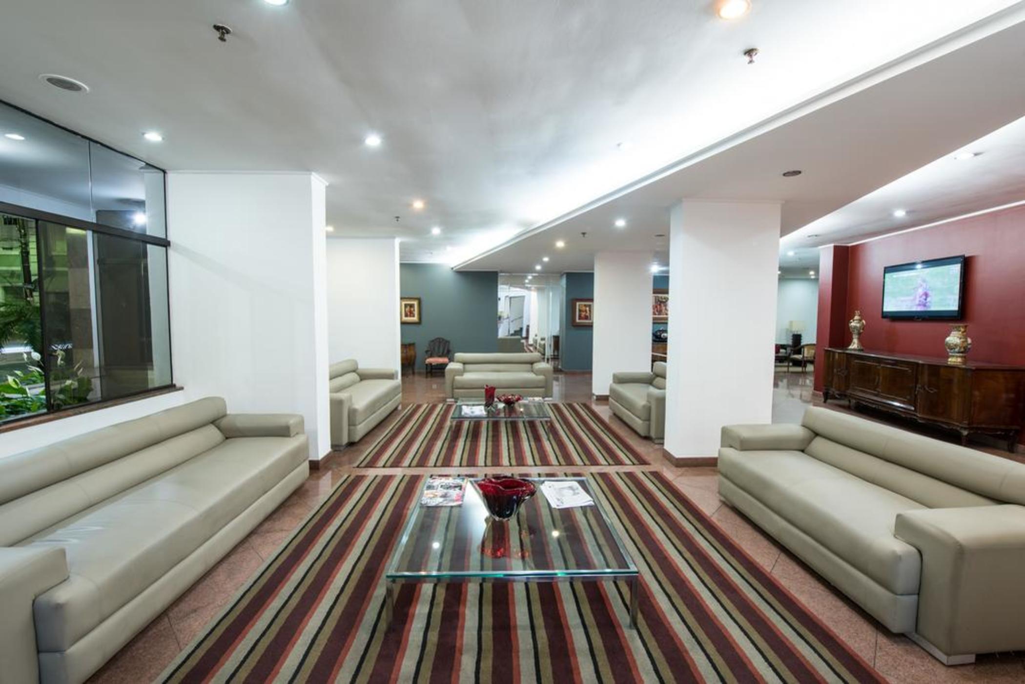 Hotel Carlton Plaza โปโซส เด คาลดัส ภายนอก รูปภาพ