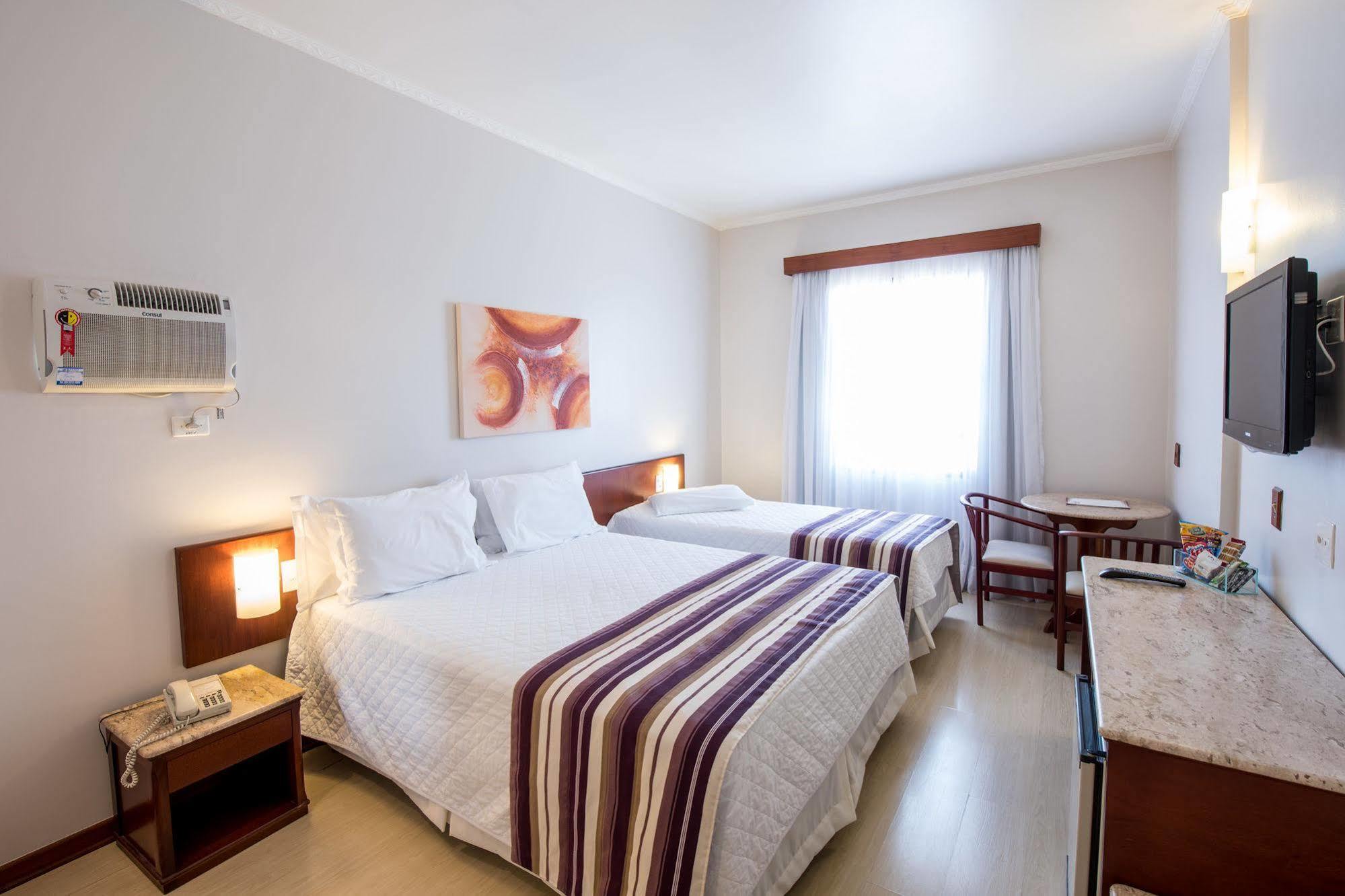 Hotel Carlton Plaza โปโซส เด คาลดัส ภายนอก รูปภาพ