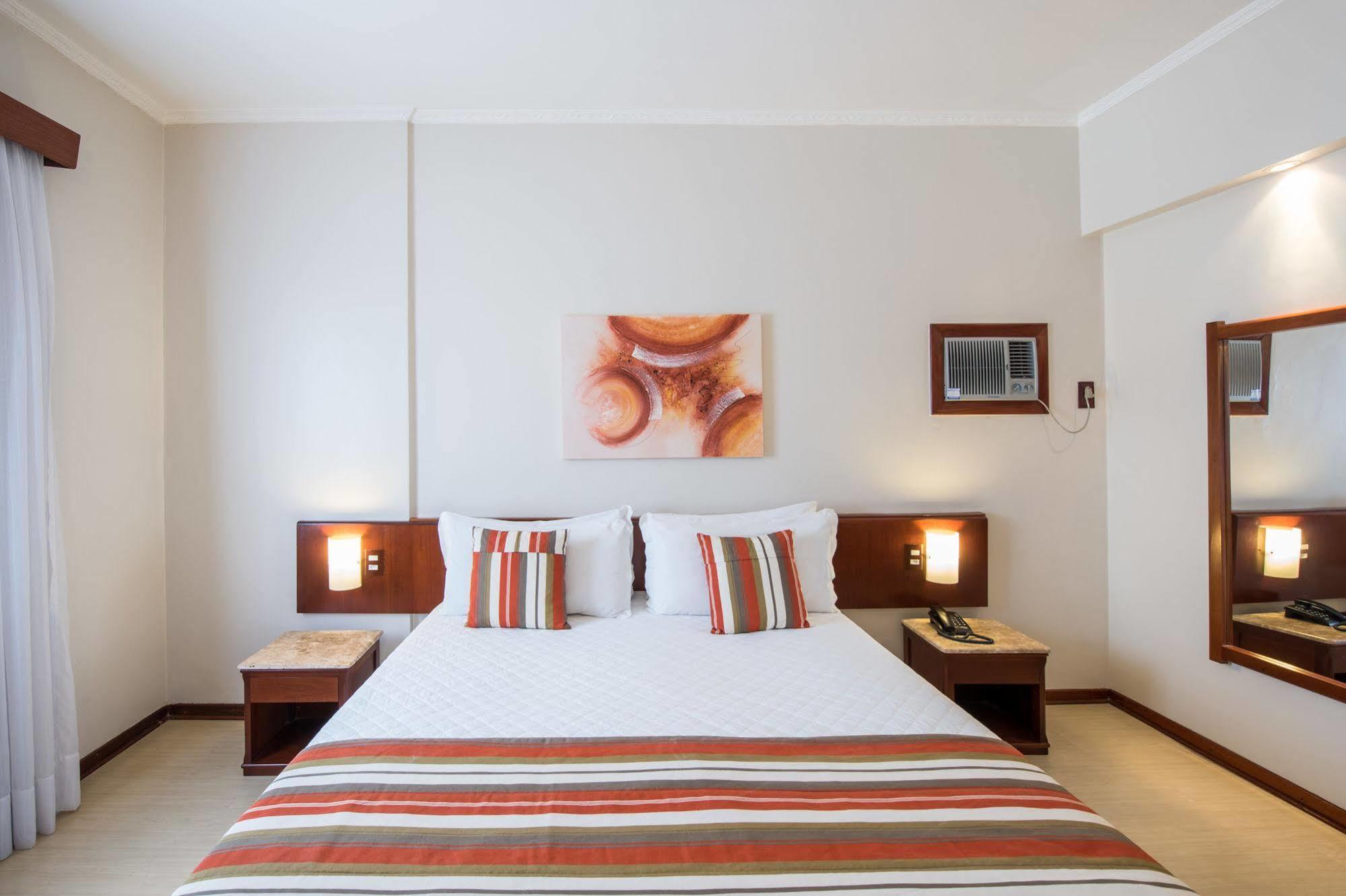 Hotel Carlton Plaza โปโซส เด คาลดัส ภายนอก รูปภาพ